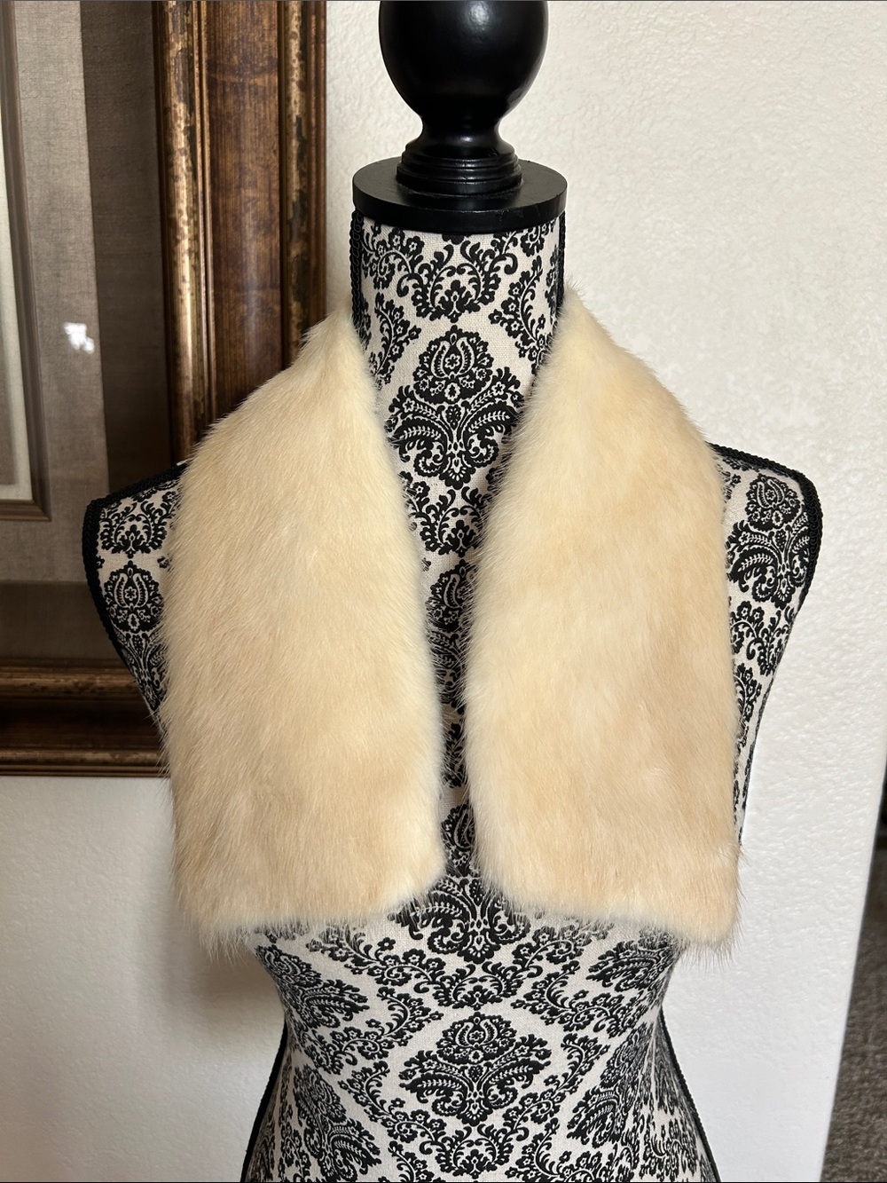 Cream Vintage Fur Collar